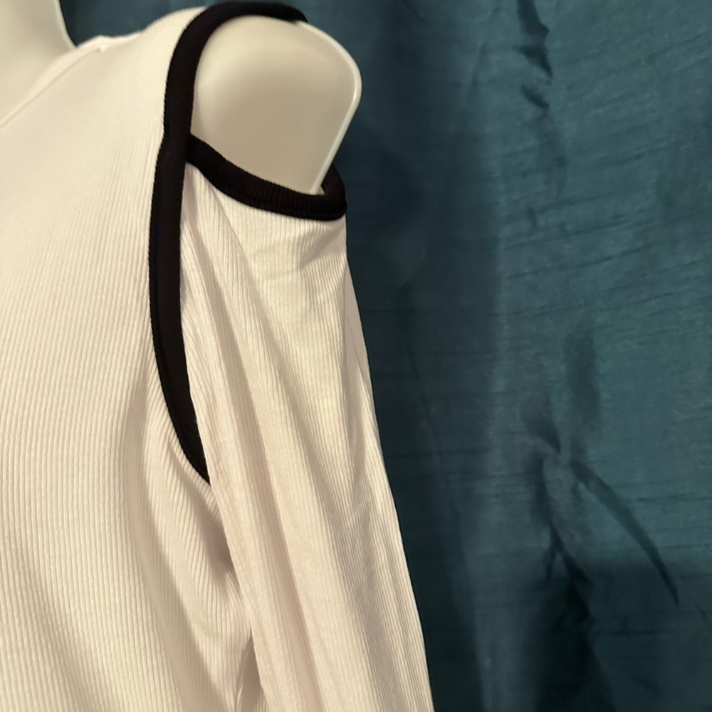 Source Unknown White Blouse NWT - image 3